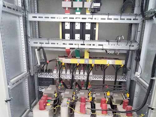 電控柜內(nèi)部