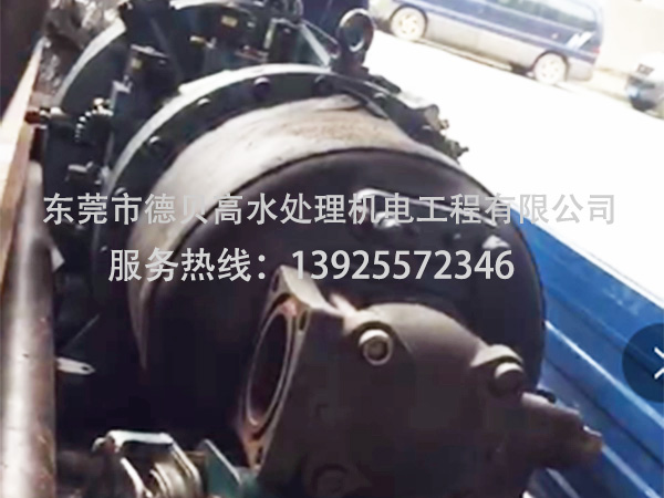 60匹美的壓縮機大修