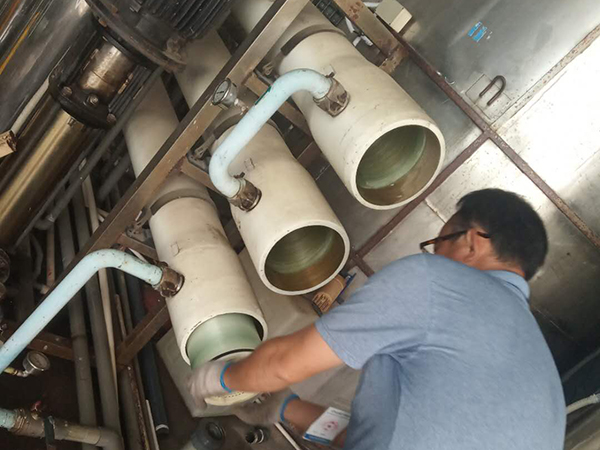 資深技術(shù)領(lǐng)導(dǎo)給大家做現(xiàn)場指導(dǎo)